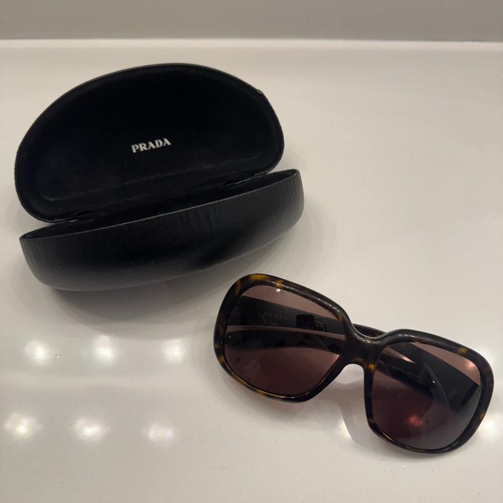 Vintage Prada women's sunglasses